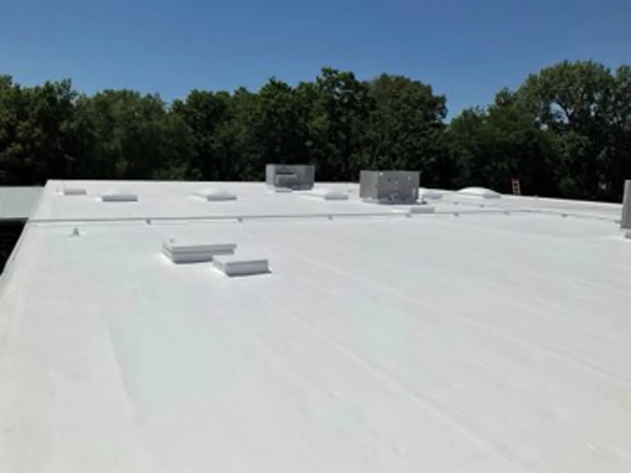 Commercial Roof Heat and UV Damage Repair in Conroe, TX